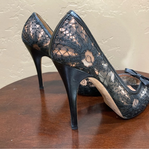 Valentino Garavani Peep Toe Lace Pumps with Bow - Picture 6 of 16
